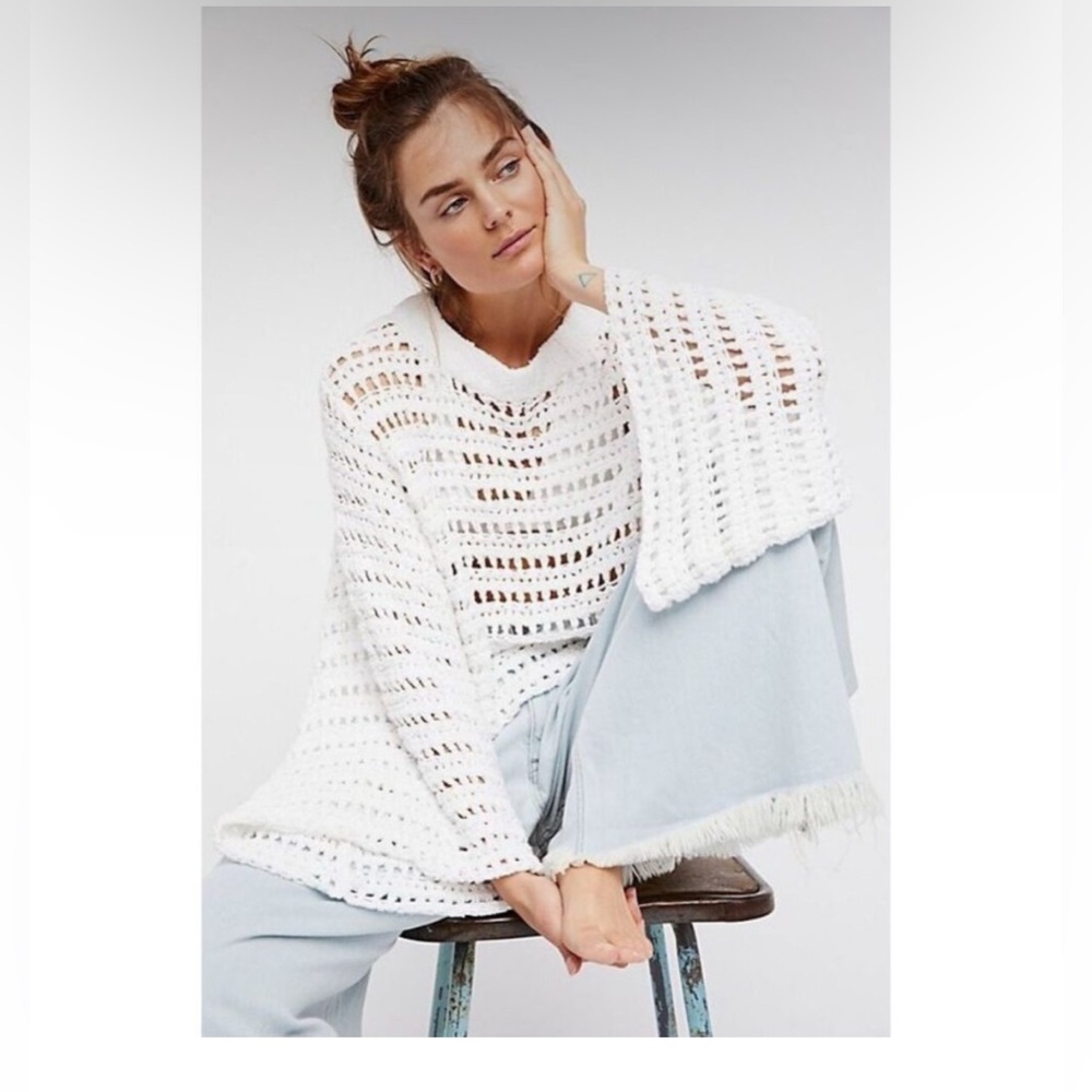 Free People cropped crochet bell-sleeved summer white open knit  sweater size sm